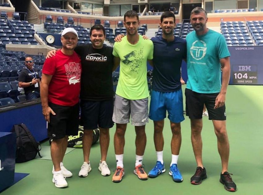 NOVAK IMAO POSEBNOG SPARING PARTNERA PRED START US OPENA: Evo s kim je Đoković trenirao uoči početka odbrane titule u Njujorku! FOTO