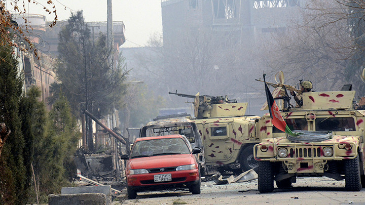 NOVI BOMBAŠKI NAPAD U AVGANISTANU: Talibani podmetnuli eksplozivnu napravu ispred sedišta policije - POGINULO 12 LJUDI!
