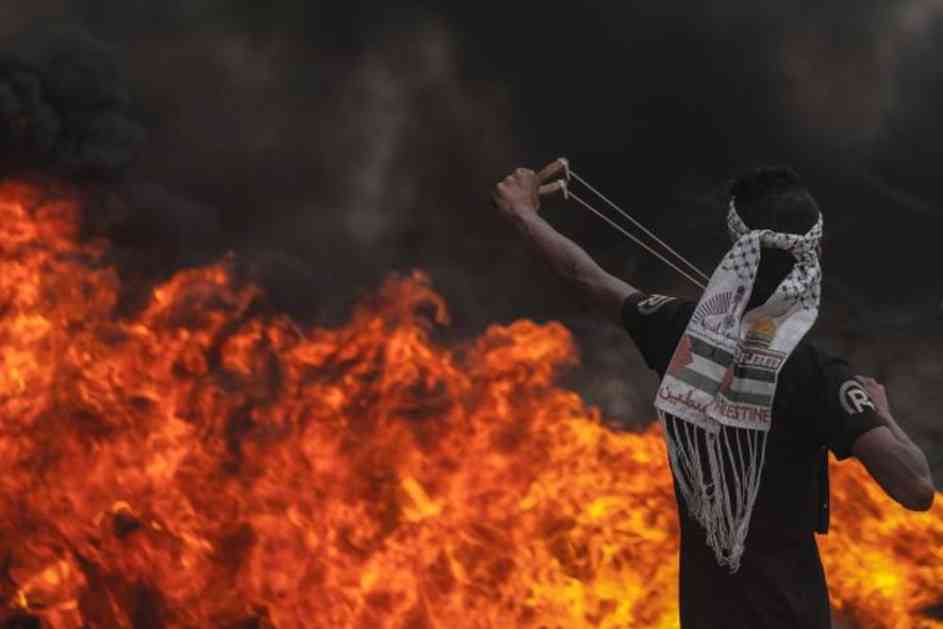 NOVI SUKOBI U POJASU GAZE: 150 Palestinaca povređeno u protestima kod granice sa Izraelom