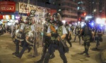 NOVI SUKOVI U HONG KONGU: Protestanti okupirali železničku stanicu, policija intervenisala