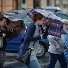 NOVO UPOZORENJE IZ RHMZ: Stiže jaka oluja u Srbiju!