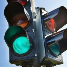 NOVOST U REGIONU: Novi semafori za pešake koji gledaju u mobilne!