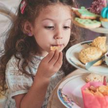 NUTRICIONISTA OTKRIVA TAJNU - Kako slatkiši mogu transformisati ishranu dece i promeniti prehrambene navike ZAUVEK!