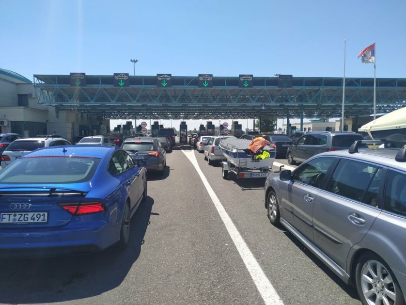 Na Batrovcima i Gradini automobili čekaju po dva sata, na ostalim prelazima manje