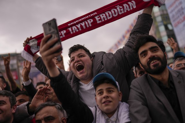 Na Erdoganov miting u Istanbulu došlo 1,7 miliona ljudi