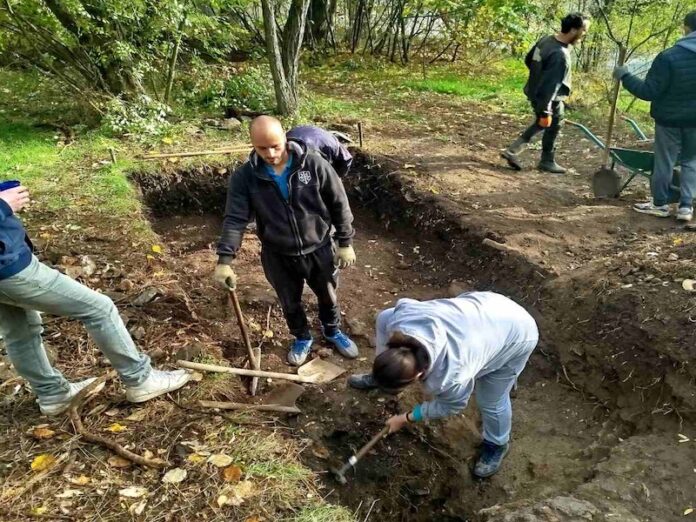 Na Hisaru pronađen češalj od kostiju iz 4. do 6. veka sa likovima apostola i ribara