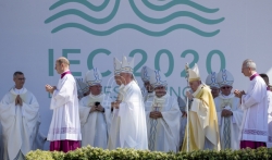 Na Orbanovoj teritoriji papa apelovao za otvorenost prema drugima (VIDEO)