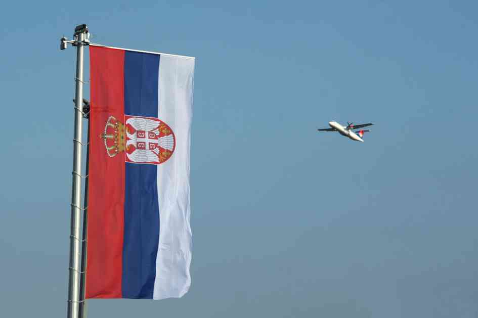 Na beogradskom aerodromu podignuta najveća srpska zastava