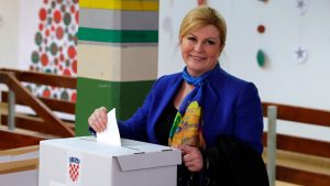Na biračkim mestima u Srbiji pobedila Kolinda Grabar-Kitarović