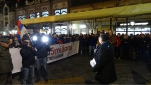 Na četvrtom protestu „1 od 5 miliona“ u Zrenjaninu govornik Milojko Pantić