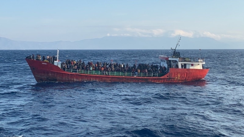 Na desetine nestalih nakon potapanja broda s migrantima u Grčkoj