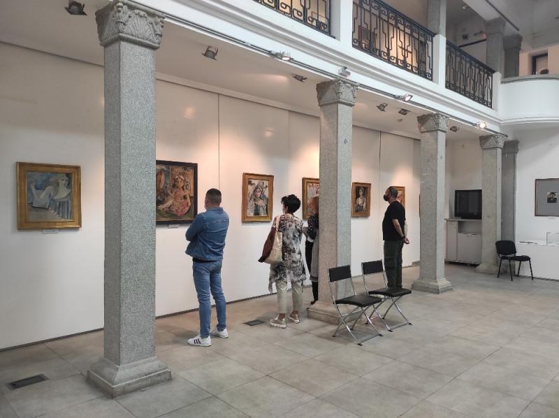Na izložbi u Sinagogi slike i kreacije Milene Pavlović Barili, ali i ruke izlivene u bronzi