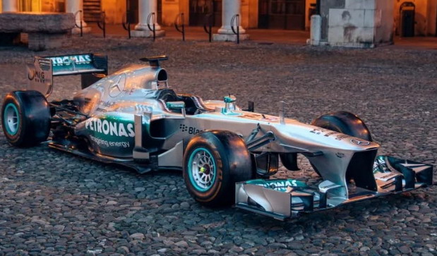 Na prodaju bolid u kojem je Luis Hamilton ostvario svoju prvu pobedu u Formuli 1