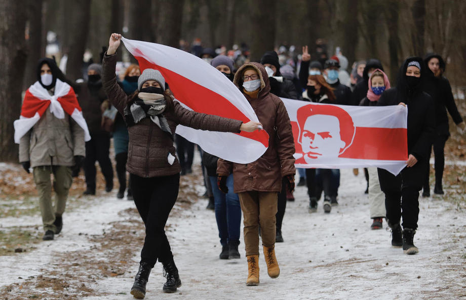 Na protestima u Belorusiji više od 100 uhapšenih
