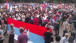 Na protestu u Podgorici poručeno da se u Srebrenici nije desio genocid, izgovorene kletve