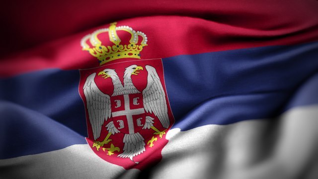 Na putu ka Banjskoj polomljen jarbol sa srpskom zastavom VIDEO