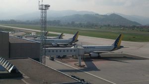 Na sarajevski aerodrom sleteo avion iz Rima sa državljanima BiH