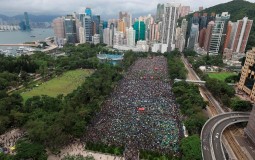 
					Na ulicama Hongkonga ponovo desetine hiljada ljudi 
					
									