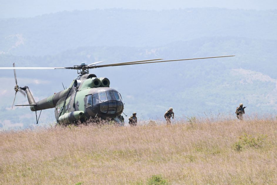 Na vojnoj vežbi “Platinasti vuk“ zajedno leteli najstariji i najmlađi helikopter RV i PVO Vojske Srbije, problemi sa brojnošću helikoptera i dalje prisutni