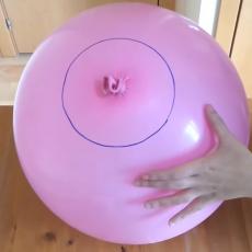 Naduvala je balon i na njemu nacrtala krug… probajte isto, bićete ODUŠEVLJENI! (VIDEO)