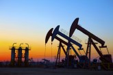 Nafta najskuplja ove godine - rublja pada