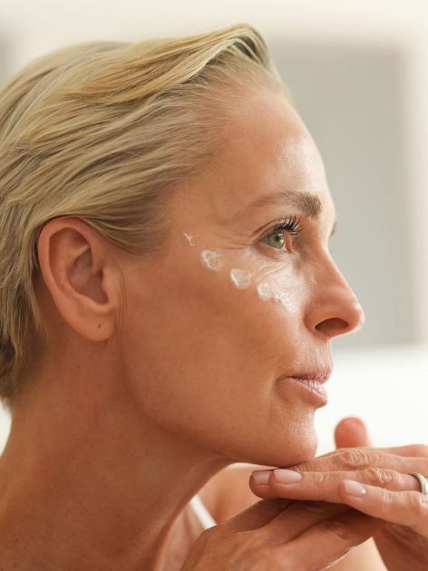 Najefikasniji sastojci u kremama za područje ispod očiju: Šta stvarno deluje?