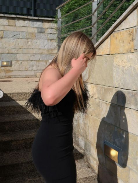 Najiskreniji zagrljaj koji ćete danas videti: Nika Tošić podelila trenutak koji ne može da izbriše iz sećanja (FOTO)