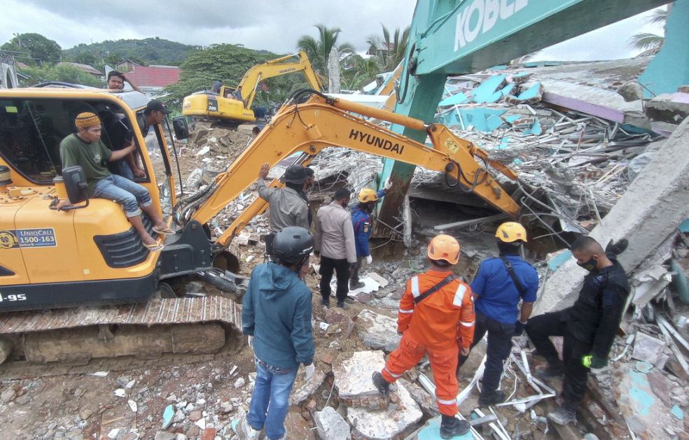 Snažan zemljotres u Indoneziji, najmanje 42 žrtve, 820 povređenih