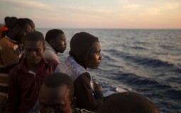 
					Najmanje 126 migranata nestalo u brodolomu 
					
									
