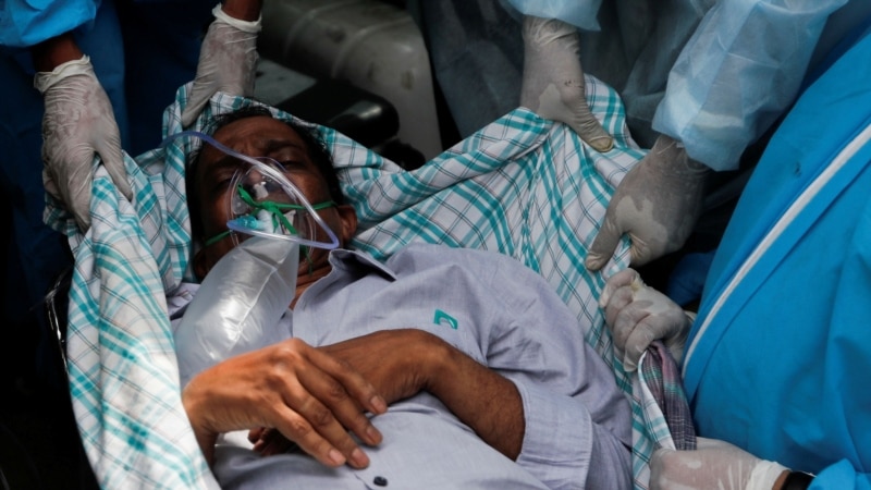 Najmanje 13 COVID pacijenata stradalo u požaru u Indiji