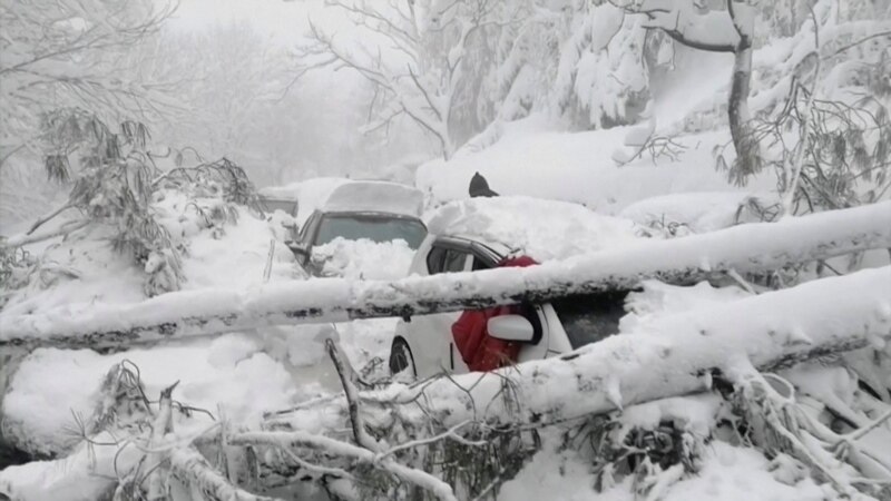 Više od dvadeset stradalih u snežnoj mećavi u Pakistanu