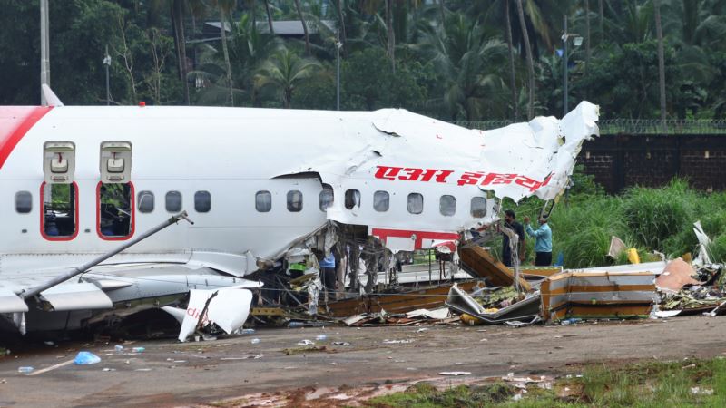 Najmanje 18 mrtvih u avionskoj nesreći u Indiji