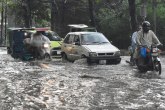 Najmanje 20 ljudi poginulo, 80 povređeno u poplavama i oluji u Pakistanu