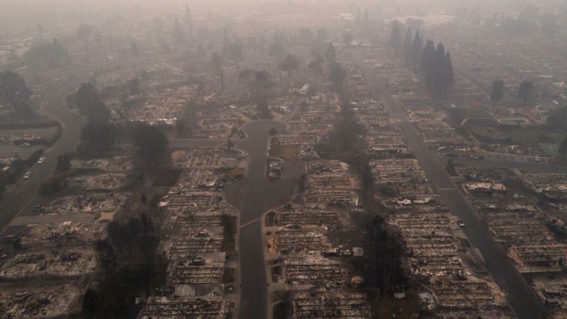 Masovna evakuacija zbog požara u Oregonu, Tramp planira da poseti Kaliforniju