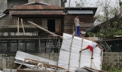 U naletu tajfuna 64 osobe stradale na Filipinima a u Hongkongu dve