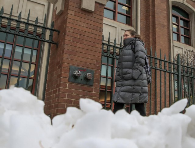 Najmanje dve žrtve snežnog nevremena u SAD