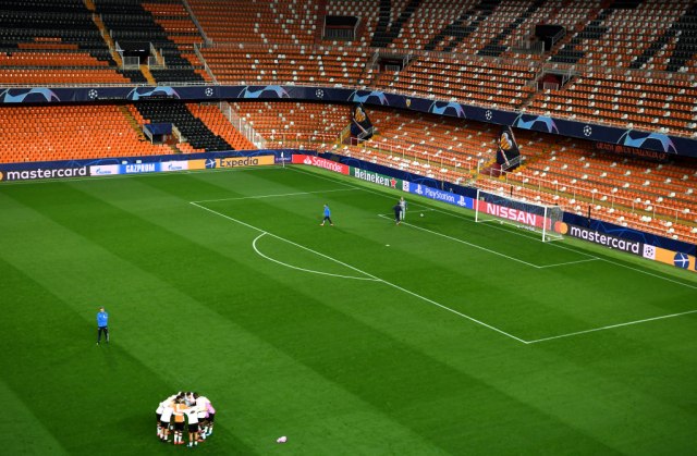 Najveće fudbalsko žarište, a oni bi na trening – Valensija ponovo na terenu