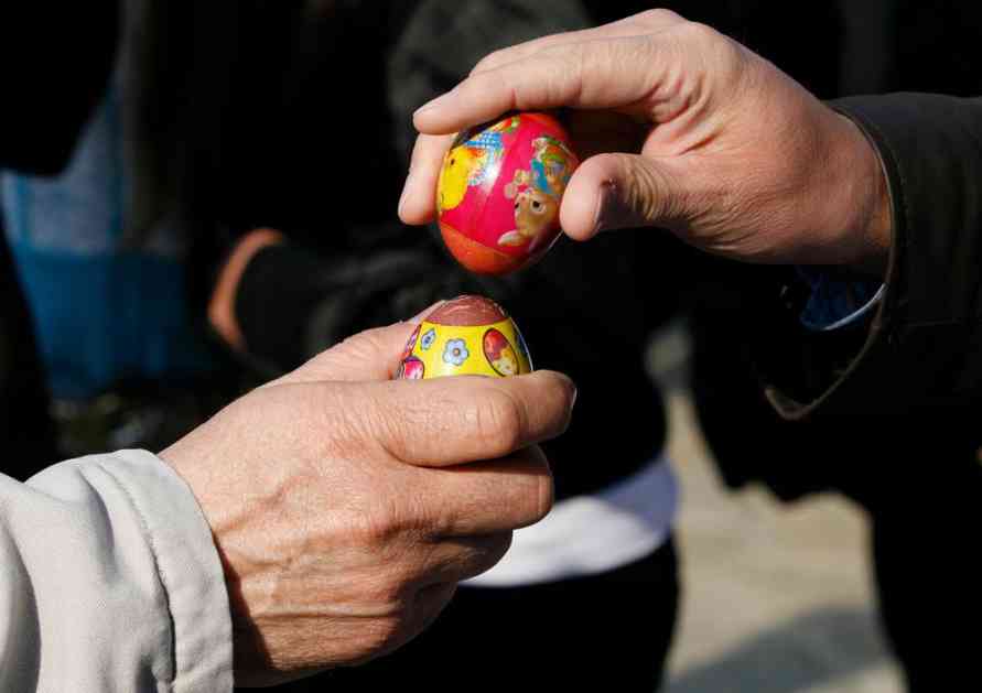 Najzabavniji običaj i najveća nedoumica: Zašto se ne kuckamo nego tucamo jajima?