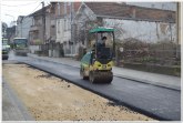 Najznačajnija gradska investicija se privodu kraju: Počelo asfaltiranje Kosovske ulice FOTO