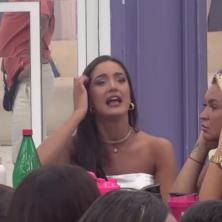 Nakon snimka koji je izašao, Anđela ruinirana - Njeno uništenje praćeno vrištanjem glavna tema Bele kuće (VIDEO)