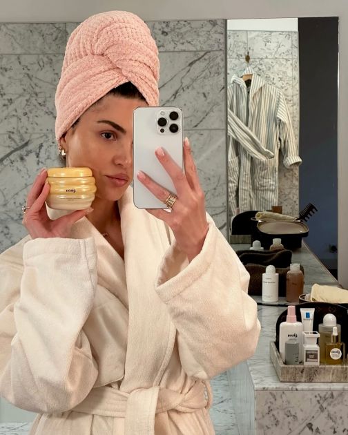 Nakon viralne Gisou Honey Gloss maske za kosu, stižu šampon i balzam iz iste linije