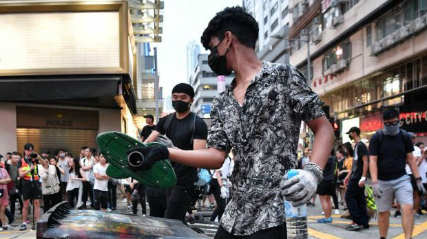 Napad nožem u Hongkongu, šestoro povređeno