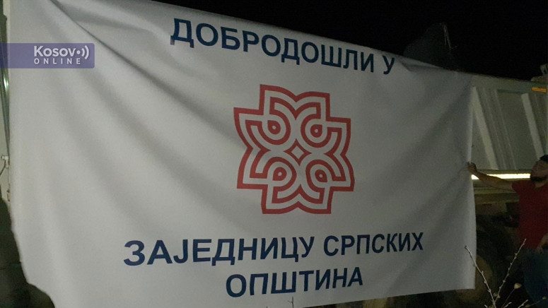 Rosu i dalje na severu KiM, Srbi mirno protestuju – počela sednica Saveta za nacionalnu bezbednost