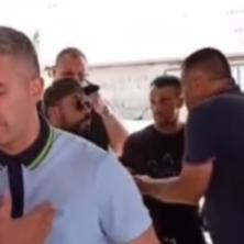 Napeto na dan izbora: Stanković upao u prostorije SNS-a u Velikom Izvoru i pravi haos, bajkeri opsedaju biračka mesta i prete građanima (VIDEO)