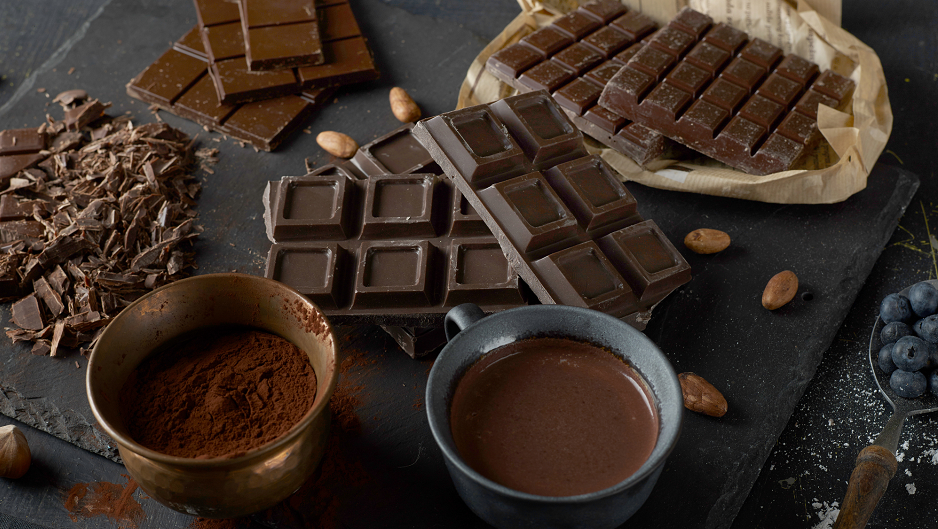 Napravite domaću tamnu čokoladu od samo TRI SASTOJKA