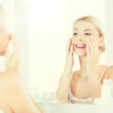 Napravite same antiejdž serum za lice: Nahranite kožu i vratite joj sjaj i vitalnost!(RECEPT)