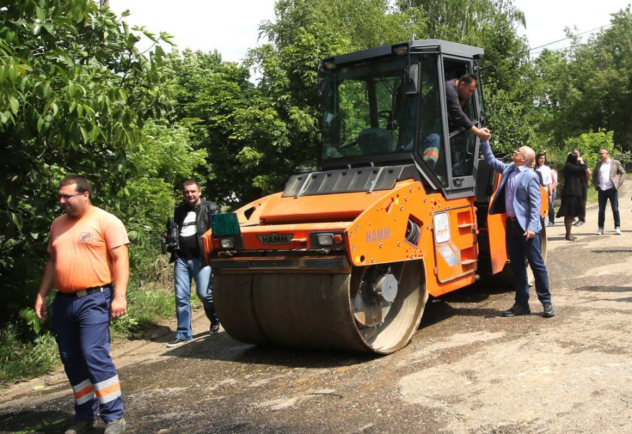 Napreduju radovi na obnovi infrastrukture u Bukovcu