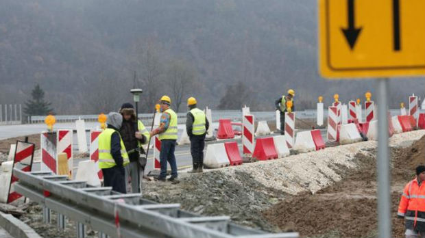 Napukao noseći stub na vijaduktu kod Čačka, obustavljen saobraćaj na obilaznici