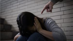 Narukvice i nasilje nad ženama: „Strah od trenutka u kom će zapištati“