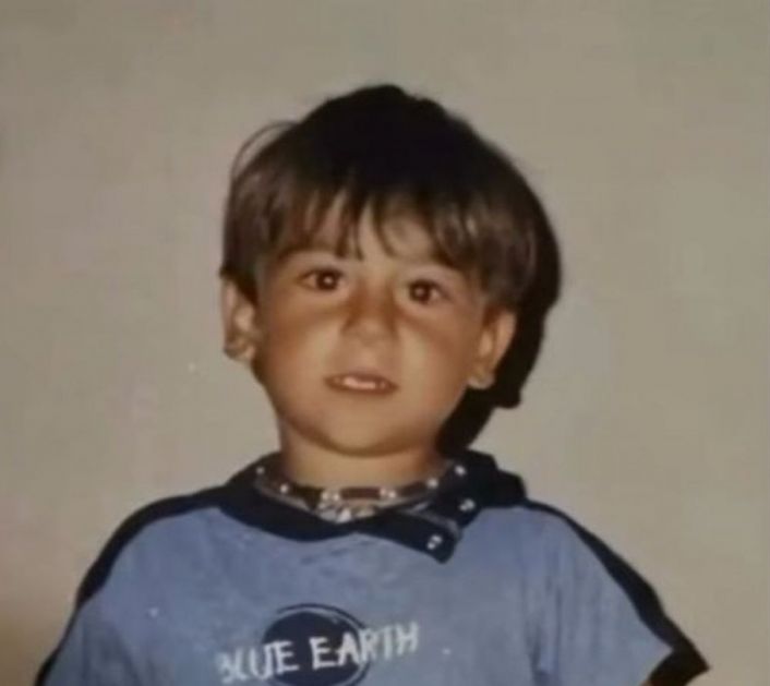 Naš reprezentativac i zet velike muzičke zvezde: Dečak sa slike napunio 34, možete li da ga prepoznate?